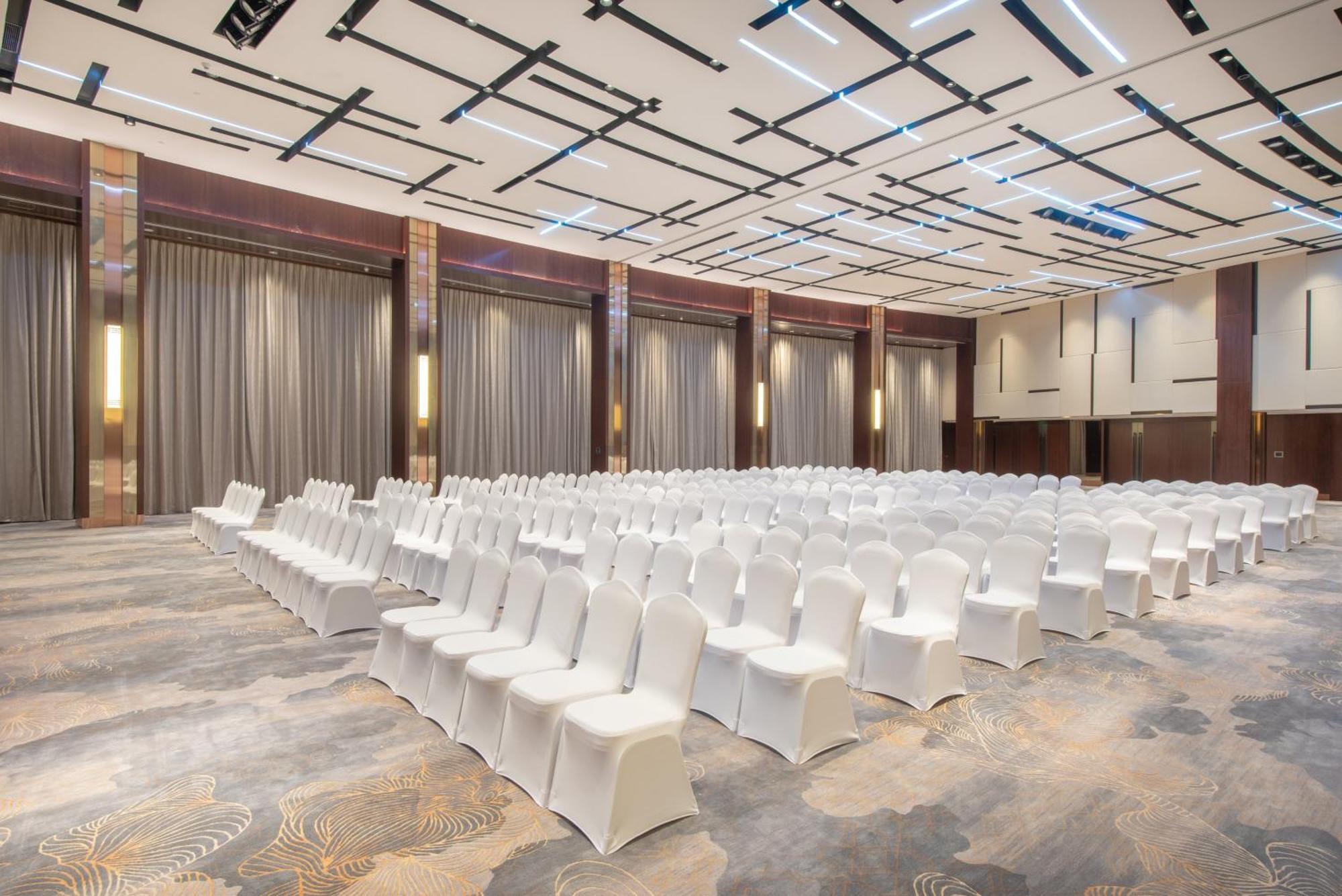 Crowne Plaza Zhuhai City Center By Ihg - Offers Free One-Way Shuttle To Chimelong Ocean Kingdom Exterior foto